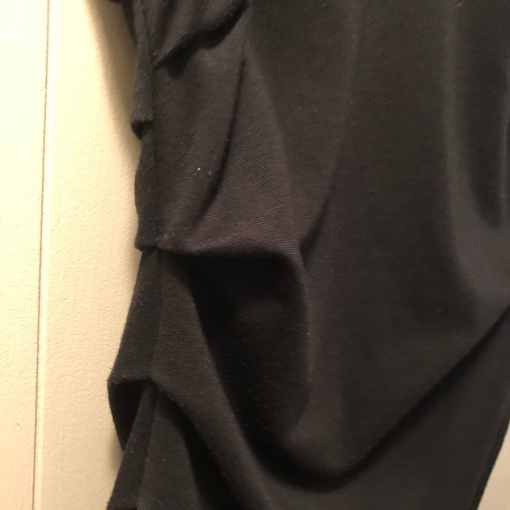 LBJ! Simple and elegant black dress - Picture 2 of 5